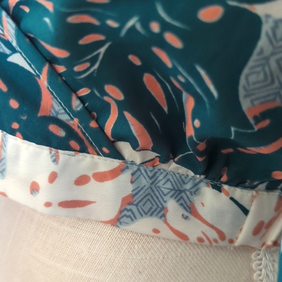 NASTY GAL Palm Print Cropped Top  NWT (Size 12) - Picture 6 of 8